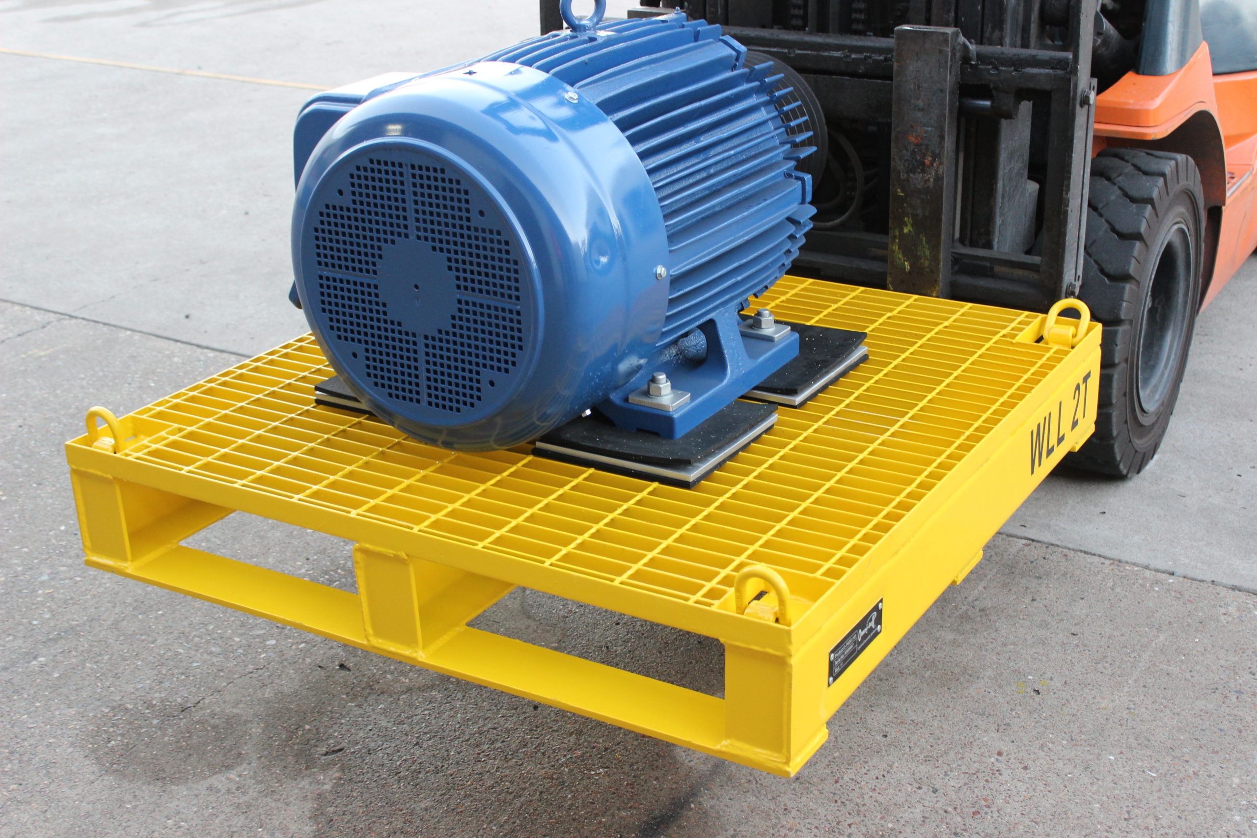 steel pallet with spreader plate