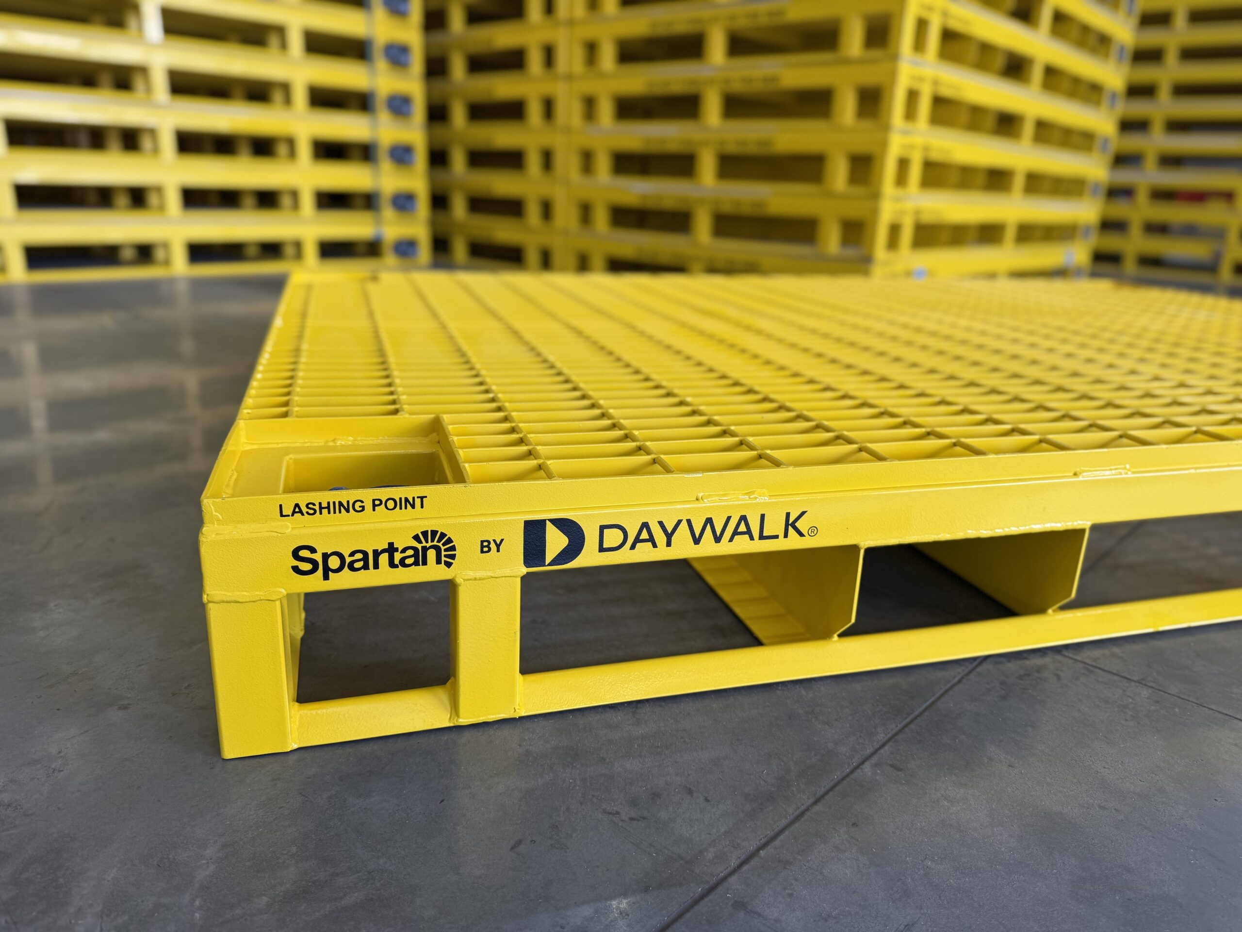 DAYWALK spartan pallet in warehouse