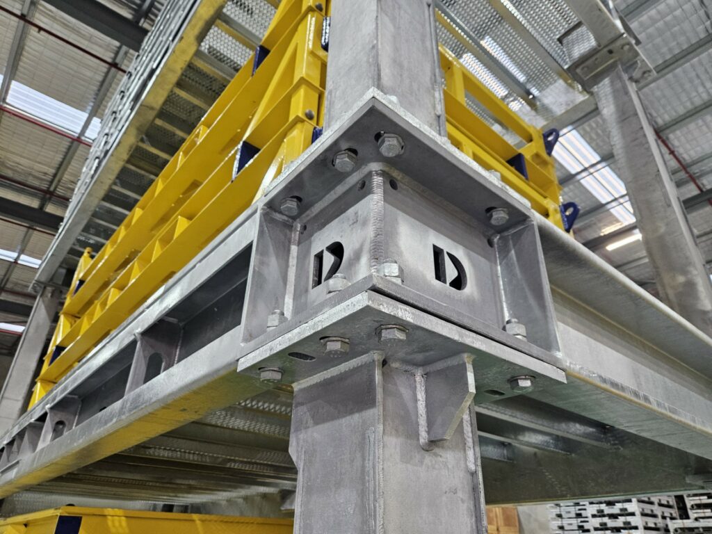 DAYWALK Stor-rak closeup of the welding in the levels.