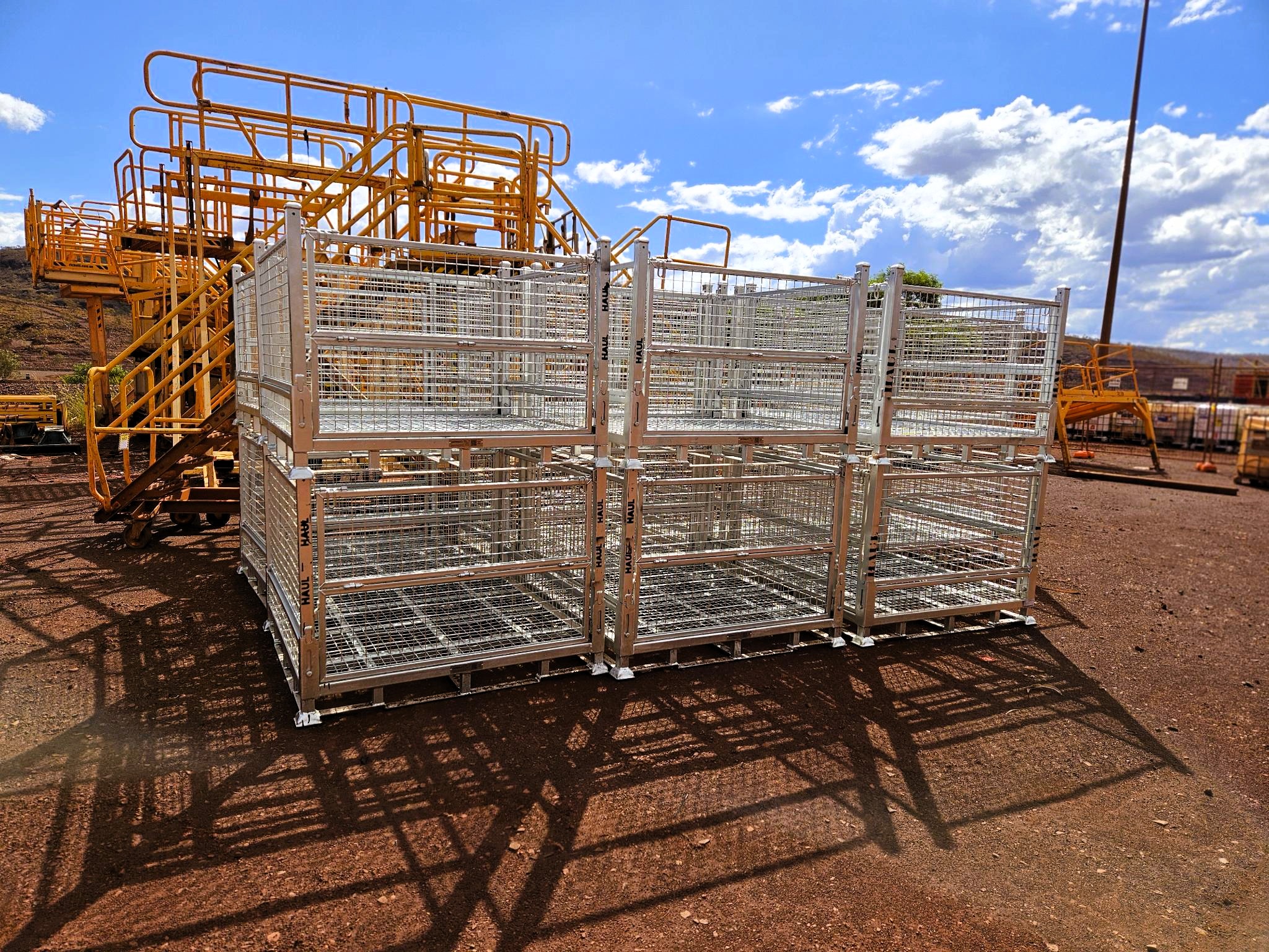 DAYWALK oversized pallet stillages at a mine site